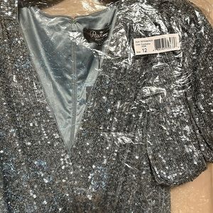 Sequined dress, eucalyptus color